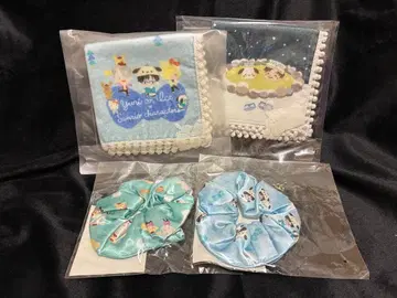 유리!!! on ICE 산리오 콜라보 손수건 & 스크런치 세트