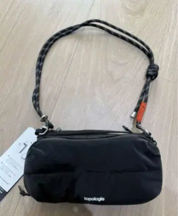topologie 블랙 숄더백