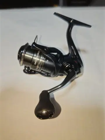 컨디션 최상 시마노 미라벨 C2000SHG 교체 스풀 포함