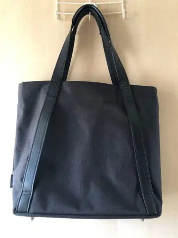 moustache 블랙 토트백