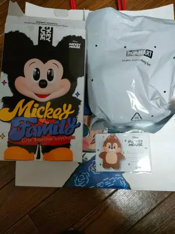 popmart 미키 패밀리 칩
