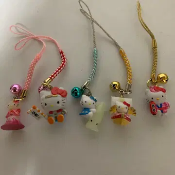 헬로키티 스트랩 포함 피규어 5개 세트