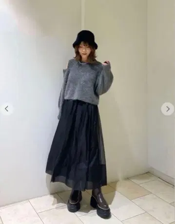 미사용 새상품 COCODEAL 슬릿 숄더 모헤어 MIX 니트 그레이