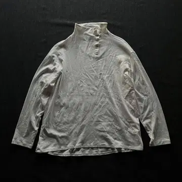 mizuiroindo 화이트 하이넥 긴팔 T셔츠