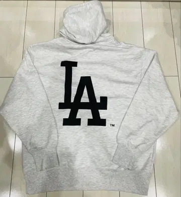 새상품 M 사이즈 MLB 다저스 속기모 지퍼 후드티 오트밀