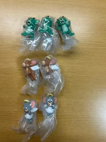 톰과 제리 집게로 연결하는 마스코트 2