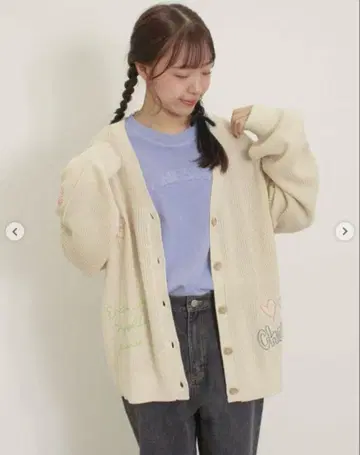 새상품 사만사 모스모스 핸드 자수풍 니트 가디건 크림