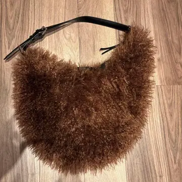 ZARA 브라운 퍼 숄더백