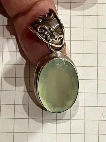 프레나이트 펜던트 탑