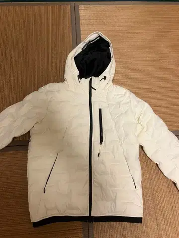 워크맨 화이트 다운 자켓 M