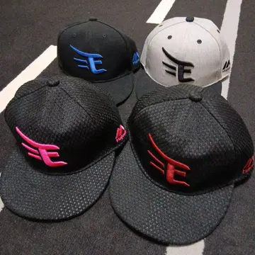 도호쿠 라쿠텐 골든 이글스의 캡 4개