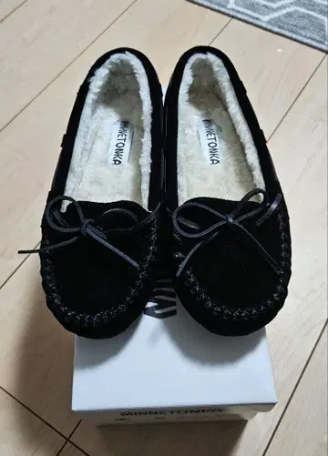 [ 미사용 새상품 ] MINNETONK 블랙 24cm