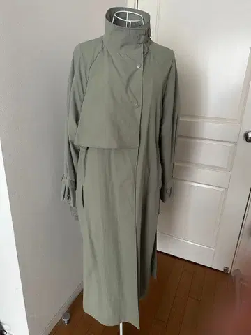 새상품 택 포함 트렌치코트