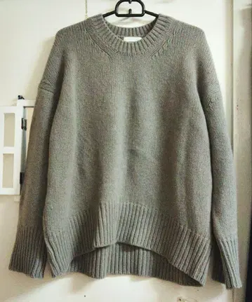 GALERIE VIE 파인 울 크루넥 니트