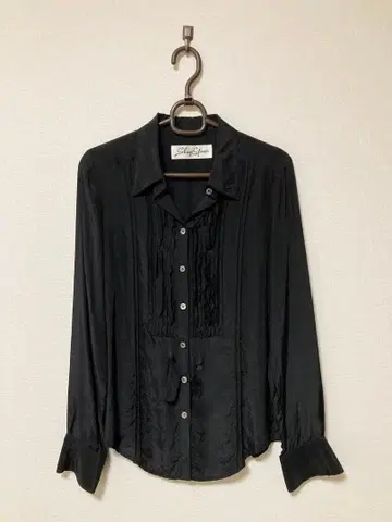 SHARE SPIRIT의 블랙 긴팔 셔츠