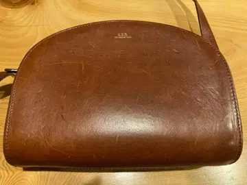 A.P.C. 브라운 가죽 숄더백