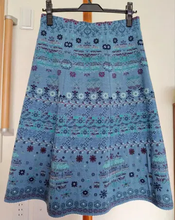 둔케 독일제 자카드 무늬 플레어 스커트