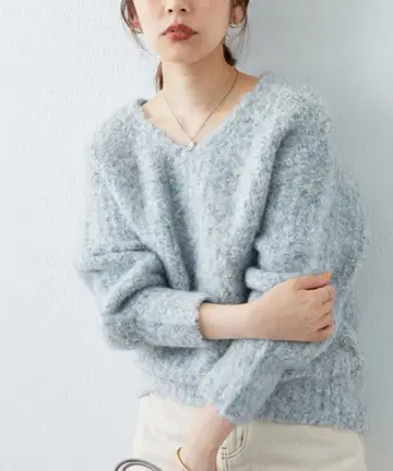 새상품급 내추럴 꾸뛰르 니트