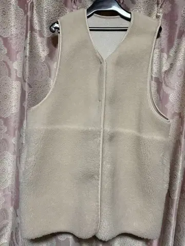 베이지 플리스 베스트 버튼 포함