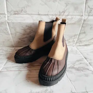 새상품급 REMME 사이드 고어 부츠 통굽 브라운&베이지 23cm