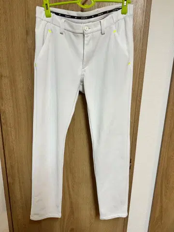 and per se 화이트 슬림핏 팬츠