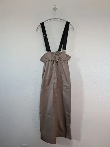 notch./서스펜더 하이웨스트 스커트