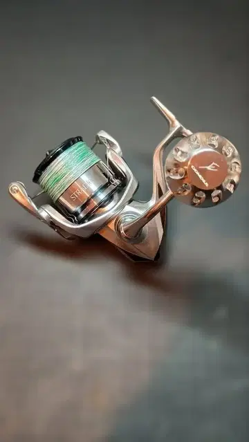 SHIMANO STRADIC 4000MHG 스피닝 릴