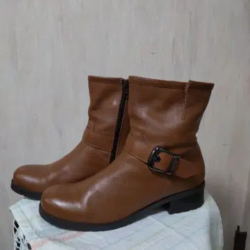 T.U.B. Models 브라운 계열 카멜색 숏부츠 24EEE