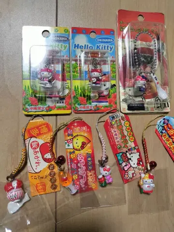 지역 한정 키티 스트랩 외 7점 세트