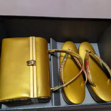 골드 컬러 꽃무늬 조리 23.5cm와 백 세트