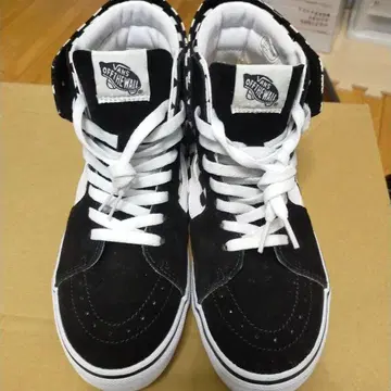 VANS 블랙/화이트 스니커즈