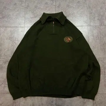 자수 패치 하이넥 하프 지퍼 니트 스웨터 다크 그린