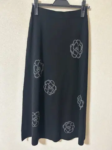 잉게보그 카멜리아 무늬 스커트