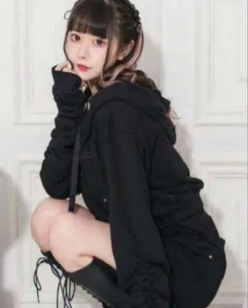 pium 하트 스터드 개더 슬리브 후드티 셋업 블랙