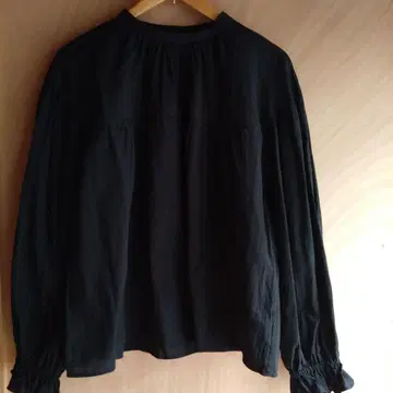 SIMPLICITE 프릴 개더 블라우스