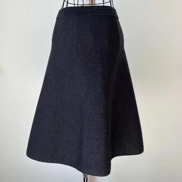 23구 사이즈 36 니트 A라인 스커트 새상품급