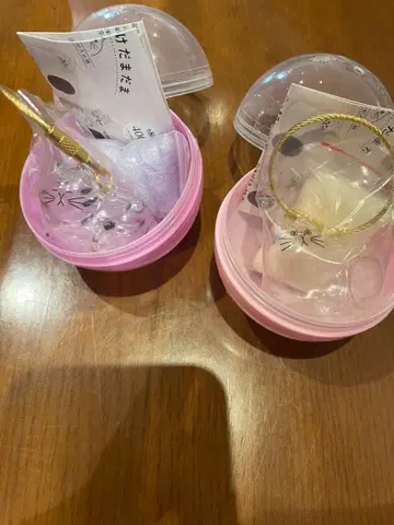 고양이 모양 키링과 펠트 볼 세트