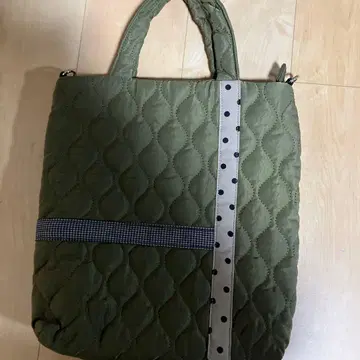 akane 퀼팅 토트백 올리브 그린