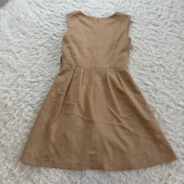 새상품급 선착순 갤러리 비스콘티 슬리브리스 원피스 M 사이즈