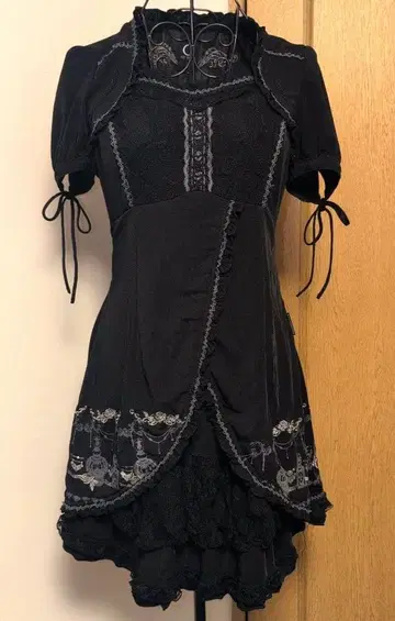 OZZONEST 블랙 레이스 장식 무릎 기장 원피스