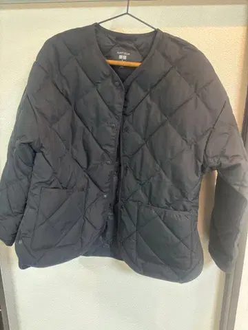 유니클로 퍼프 테크 릴랙스 자켓 블랙 M 사이즈