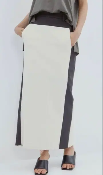 STUDIOUS 슈퍼 스트레치 타이틀 스커트