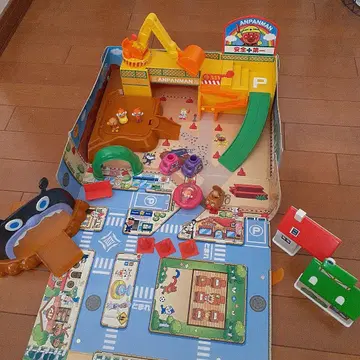 호빵맨 지금 공사 중! 펼쳐지는 호빵맨 타운