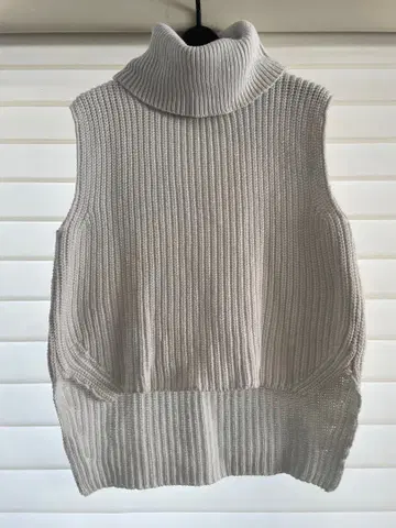 FRAYI.D 슬리브리스 터틀 리브 니트 F