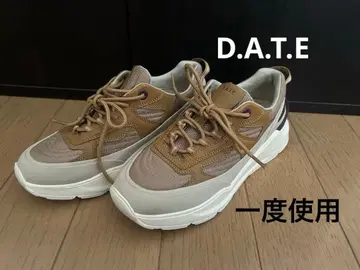 D.A.T.E 데이트 스니커즈