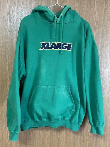 XLARGE 그린 로고 후드티