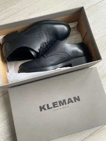 KLEMAN 블랙 가죽 드레스 슈즈 40