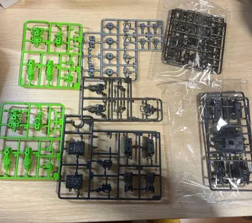 메가미 디바이스 버스터돌 탱크 풀아머 모드 파츠 전시 베이스