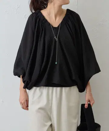 새상품 2024 비어즐리 돌먼 볼륨 블라우스 블랙 루즈핏 F