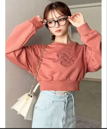 RESEXXY 자수 로고 맨투맨